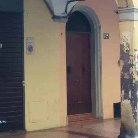 Cartoleria 24 - Ground Floor דירה *